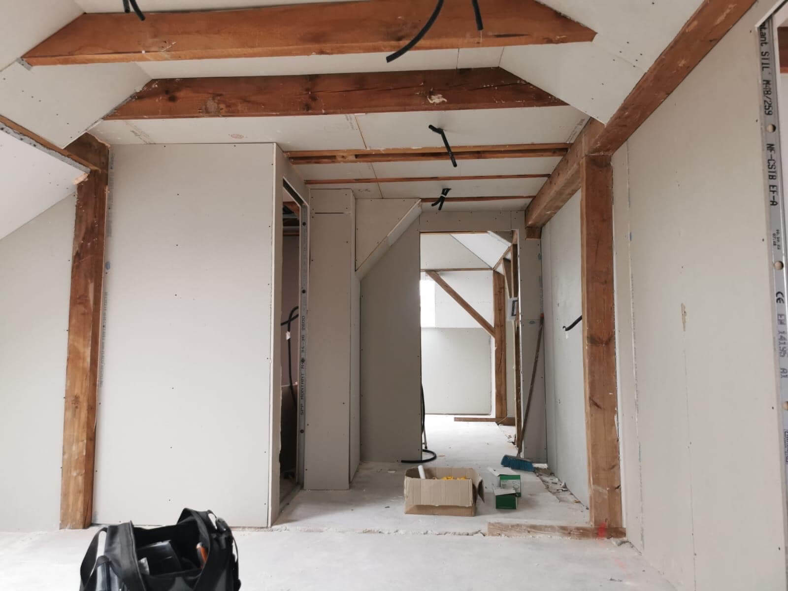 Réalisation plâtrerie • isolations • enduits - Photo 12